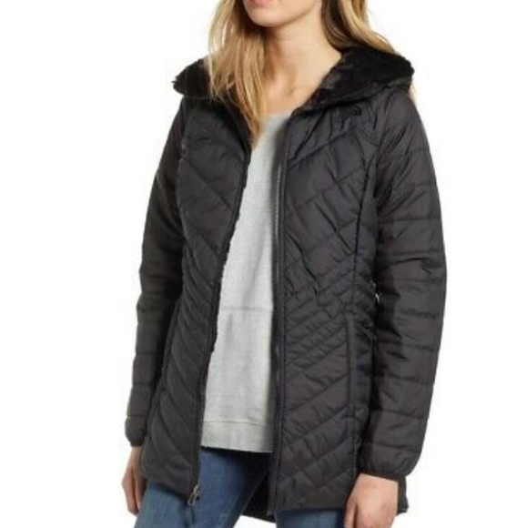 The North Face New Mossbud Reversible Parka - Picture 5 of 12